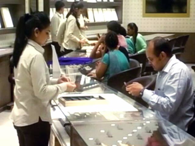 गुजरात में GST से पहले सोने की बिक्री बढ़ी