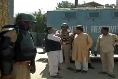 Raids To Detect Terror Funding Continues, NIA Searches 4 Spots in Kashmir Raids To Detect Terror Funding Continues, NIA Searches 4 Spots in Kashmir