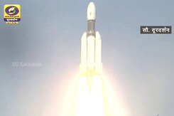 देश के सबसे वजनी रॉकेट जीएसएलवी मार्क 3 का सफल लॉन्च देश के सबसे वजनी रॉकेट जीएसएलवी मार्क 3 का सफल लॉन्च