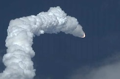 इंडिया 8 बजे : इसरो के 'बाहुबली' का सफल प्रक्षेपण इंडिया 8 बजे : इसरो के 'बाहुबली' का सफल प्रक्षेपण