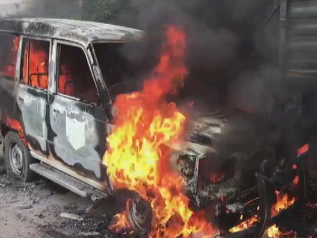 स्कूलों में बांग्ला भाषा  शामिल करने पर दार्जिलिंग में उग्र आंदोलन