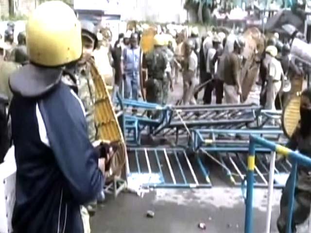 Darjeeling On The Edge: Mamata vs Gorkha Group