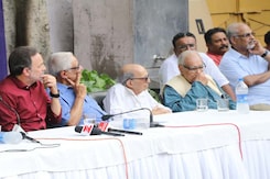 इंडिया 8 बजे : प्रेस की आज़ादी पर हो रहे हमलों के खिलाफ एकजुट हुए मीडियाकर्मी इंडिया 8 बजे : प्रेस की आज़ादी पर हो रहे हमलों के खिलाफ एकजुट हुए मीडियाकर्मी