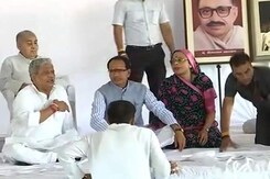 Shivraj Singh Begins 'Peace' Fast Today As Farmers Call For 'Action' Shivraj Singh Begins 'Peace' Fast Today As Farmers Call For 'Action'
