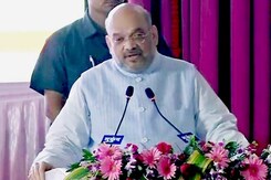 बीजेपी अध्यक्ष अमित शाह ने महात्मा गांधी को बताया 'चतुर बनिया' बीजेपी अध्यक्ष अमित शाह ने महात्मा गांधी को बताया 'चतुर बनिया'