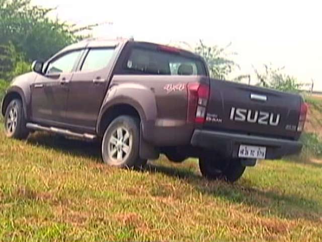 रफ्तार : लाइफस्टाइल सेगमेंट की गाड़ी - Isuzu D Max V Cross की खासियतें
