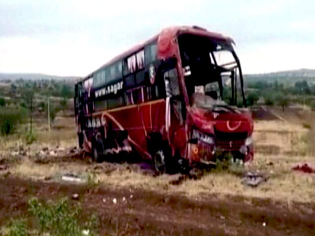 महाराष्ट्र: बीड में बस दुर्घटनाग्रस्त होने से 9 लोगों की मौत