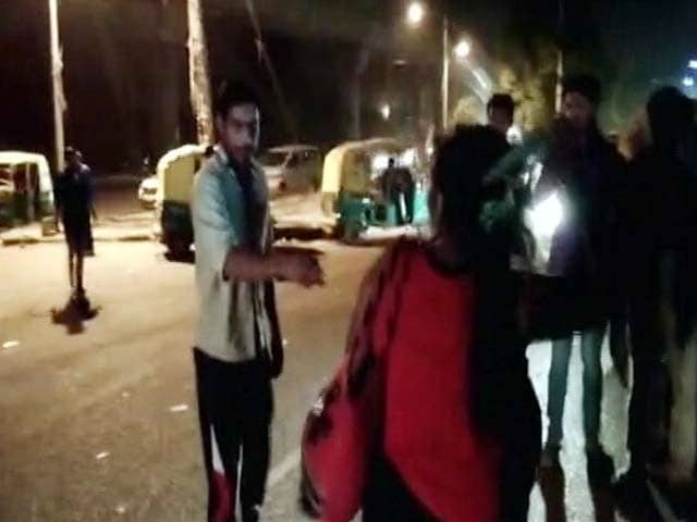 Video : Women Staff Of Gurgaon Pub Beat Molester, Video Goes Viral