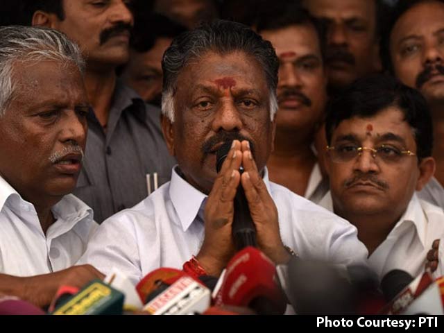 Attempts At AIADMK Merger Fail, Panneerselvam Camp Makes Decisive Move