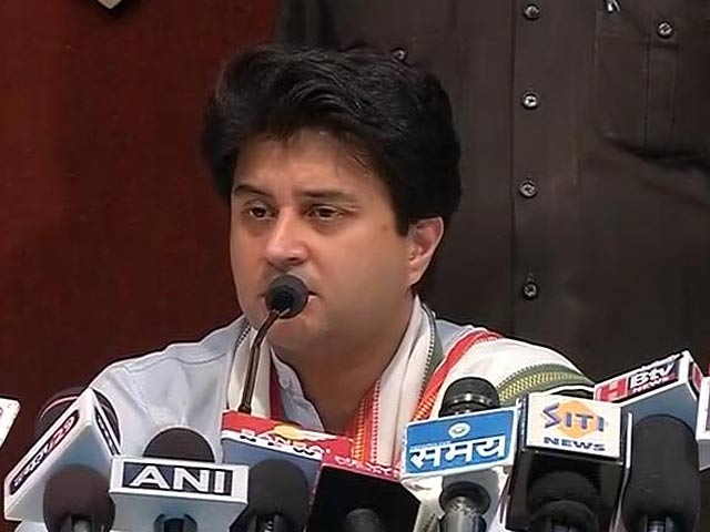 भोपाल में ज्योतिरादित्य सिंधिया ने शुरू किया 72 घंटे का सत्याग्रह