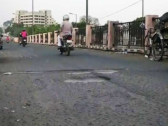 15 जून तक यूपी नहीं हो पाई गड्ढा मुक्त