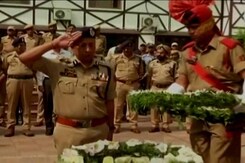 Kashmir Politicians Skip Ceremony To Pay Respects To Fallen Policemen Kashmir Politicians Skip Ceremony To Pay Respects To Fallen Policemen