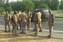 Chennai Couple Shot At By Bike-Borne Men In UP's Muzaffarnagar Chennai Couple Shot At By Bike-Borne Men In UP's Muzaffarnagar