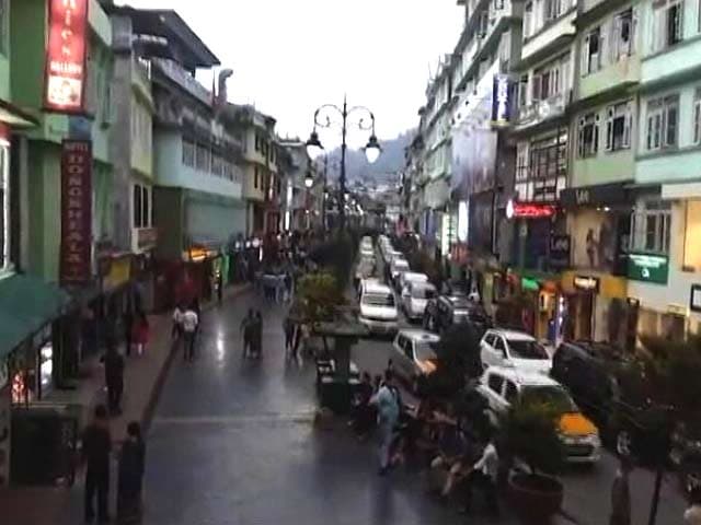 Video : With Darjeeling Under Lockdown, Tourists Are Heading To Sikkim