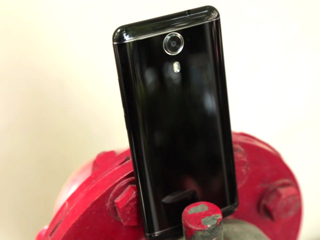 यू यूरेका ब्लैक का रिव्यू