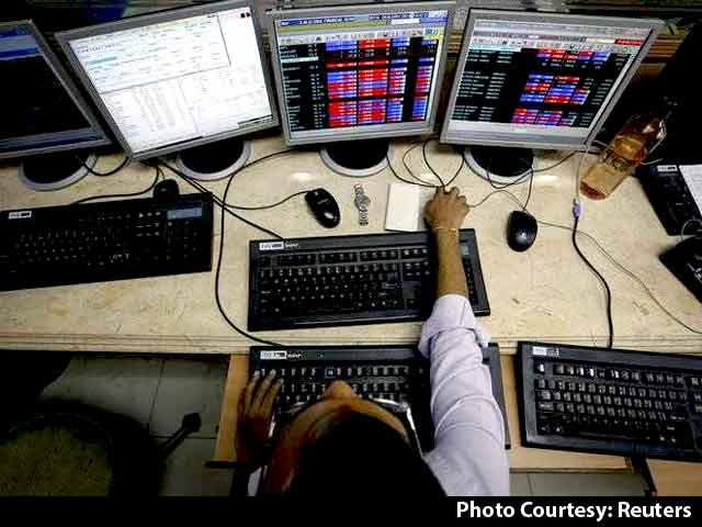 Sensex Edges Higher, Nifty Inches Towards 9,700
