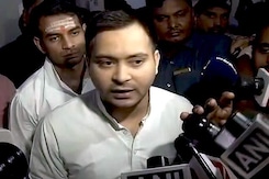 आयकर विभाग की लालू परिवार पर कार्रवाई, तेजस्वी बोले-झूठी खबरों पर कब तक प्रतिक्रिया दूं आयकर विभाग की लालू परिवार पर कार्रवाई, तेजस्वी बोले-झूठी खबरों पर कब तक प्रतिक्रिया दूं