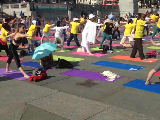International Yoga Day 2017: London's Trafalgar Square Unites For Peace