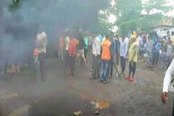 Farmers Protest Near Thane, Block Highway, Cops Injured In Clash Farmers Protest Near Thane, Block Highway, Cops Injured In Clash