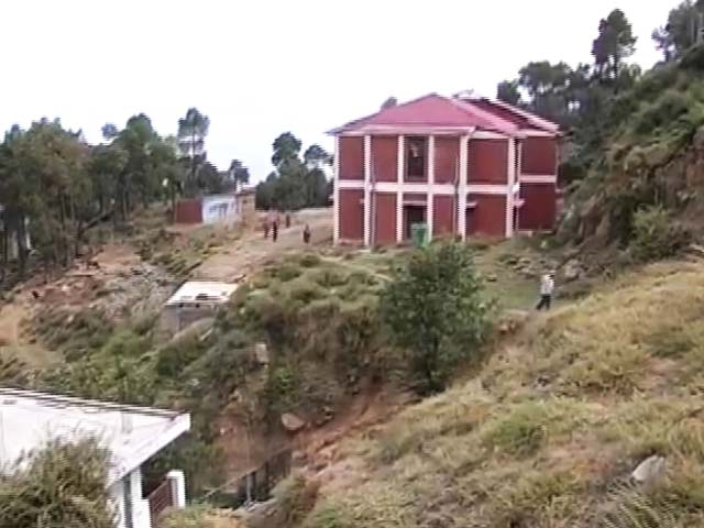 जम्मू-कश्मीर : पैसों की कमी के चलते नहीं शुरू हो पाया अस्पताल