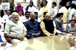 पीएम मोदी, शाह और आडवाणी की मौजूदगी में रामनाथ कोविंद ने किया नामांकन पीएम मोदी, शाह और आडवाणी की मौजूदगी में रामनाथ कोविंद ने किया नामांकन