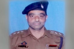 बड़ी खबर : श्रीनगर के नौहट्टा में भीड़ ने डीएसपी की पीट-पीटकर हत्या की बड़ी खबर : श्रीनगर के नौहट्टा में भीड़ ने डीएसपी की पीट-पीटकर हत्या की