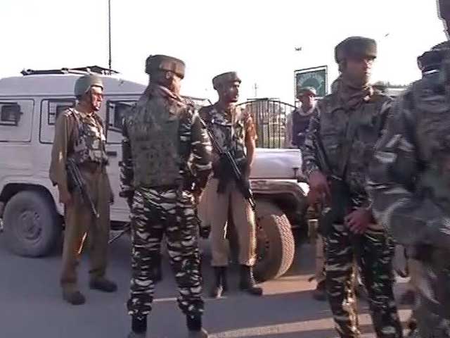 Video : Sub Inspector Killed As Terrorists Open Fire At CRPF Team In Srinagar