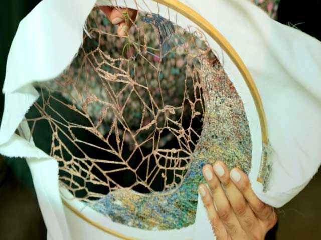 Video : Rediscovering Art Through Textiles