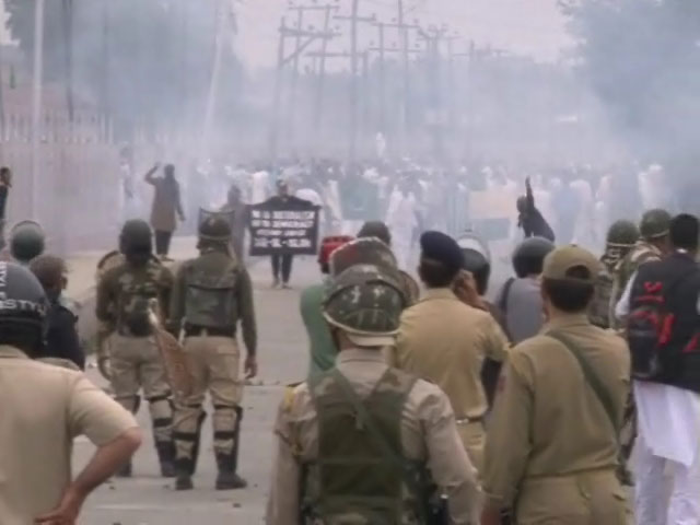 ‘पत्थरबाजों की पहली गलती माफ हो’