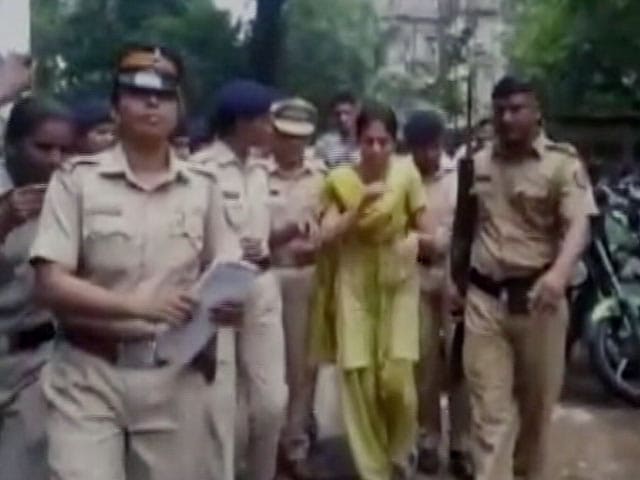 Videos : भायखला जेल में इंद्राणी मुखर्जी के साथ मारपीट की पुष्टि