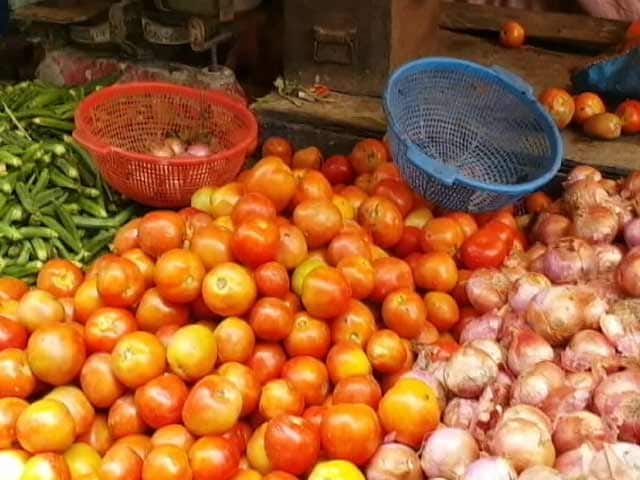 Video : December Wholesale Inflation Marginally Cools To 13.56%