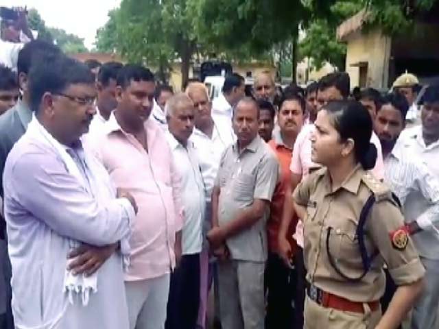 यूपी में बीजेपी नेता का चालान काटने वाली 'लेडी सिंघम' श्रेष्ठा सिंह का ट्रांसफर यूपी में बीजेपी नेता का चालान काटने वाली 'लेडी सिंघम' श्रेष्ठा सिंह का ट्रांसफर