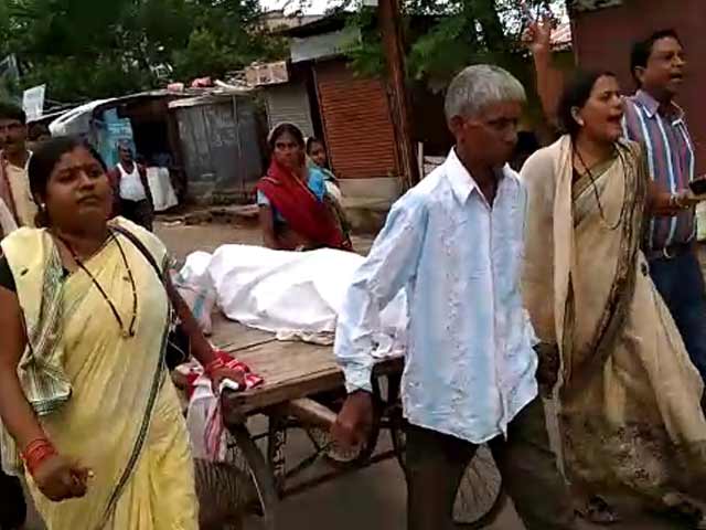 Video : In Chattisgarh, Family Hires Hand Cart To Carry Girl's Body Home