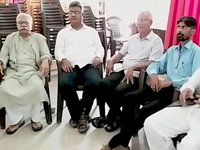 Video : बड़ी खबर : लखनऊ प्रेस क्लब में दलित कार्यकर्ताओं को किया गया गिरफ्तार