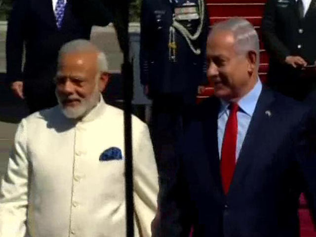 MoJo: ऐतिहासिक दौरे पर इजराइल पहुंचे पीएम मोदी, हुआ भव्य स्वागत