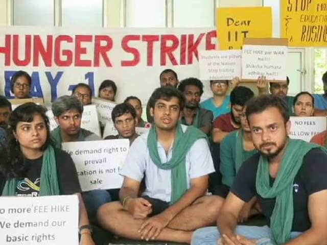 Video : IIT Bombay Students Suspend Hunger Strike After Director Promises Fee Cut