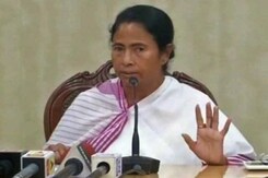 राज्यपाल केसरीनाथ त्रिपाठी ने मुझे धमकी दी: ममता बनर्जी राज्यपाल केसरीनाथ त्रिपाठी ने मुझे धमकी दी: ममता बनर्जी
