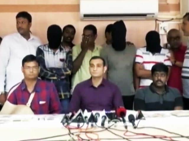 Videos : हैदराबाद में स्कूली छात्रों को भी लगी ड्रग्स की लत