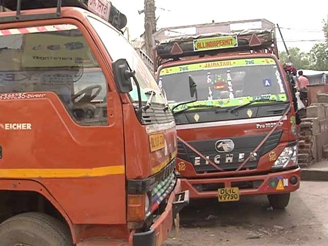 Video : 'No Work, No Income': Bumpy Ride For Truck Owners, Drivers Post GST