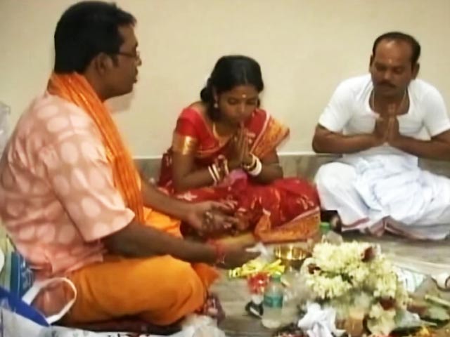 पश्चिम बंगाल के बशीरहाट में सांप्रदायिक तनाव के बीच हुई शादी