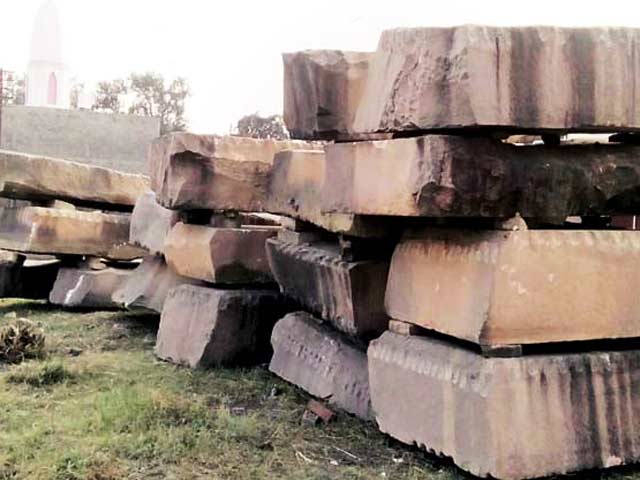 फिर राम मंदिर की सुगबुगाहट, पांच ट्रक पत्थरों की खेप अयोध्या पहुंची