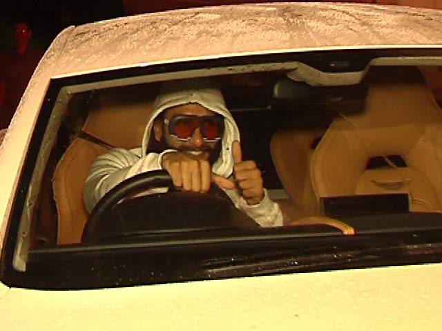 Watch: Ranveer Singh Leaving Deepika's Apartment On His Birthday