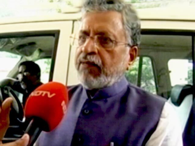 तेजस्वी और तेज प्रताप यादव को बर्खास्त करें : सुशील कुमार मोदी