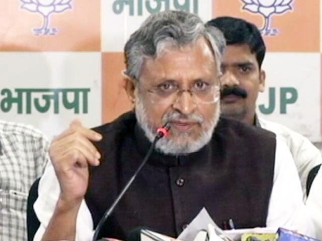 लालू के घर छापेमारी- तेजस्‍वी, तेज प्रताप को बर्खास्‍त किया जाना चाहिए : सुशील कुमार मोदी