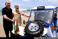 PM Narendra Modi Checks Out Israel's Gal-Mobile PM Narendra Modi Checks Out Israel's Gal-Mobile