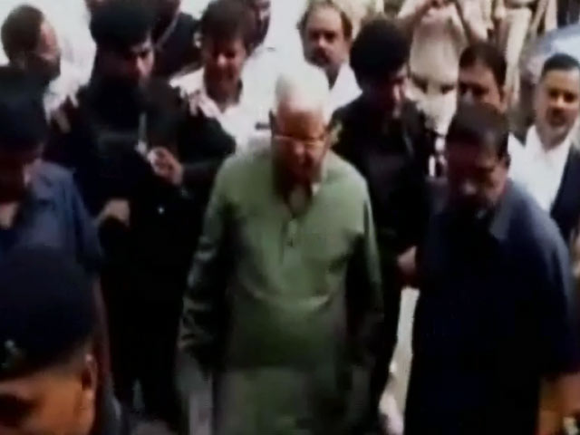 बड़ी खबर : लालू यादव के 12 ठिकानों पर सीबीआई की छापेमारी