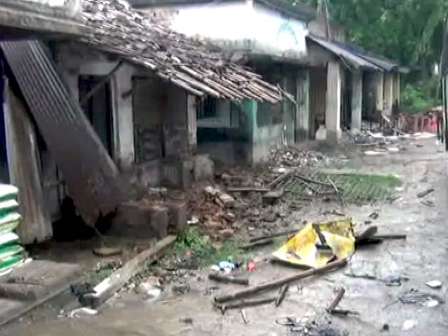 बशीरहाट में हिंसक घटनाओं के बाद तनाव बरकरार