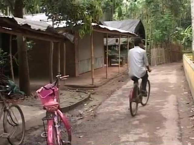 In Heart Of Bengal's Communal Unrest, Villagers Blame 'Outsiders'