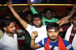 आतंकी हमले के बाद भी अमरनाथ यात्रा जारी आतंकी हमले के बाद भी अमरनाथ यात्रा जारी