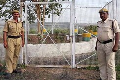 Madhya Pradesh Spends Rs. 12 Lakh A Year To Maintain 'VVIP Tree' Madhya Pradesh Spends Rs. 12 Lakh A Year To Maintain 'VVIP Tree'